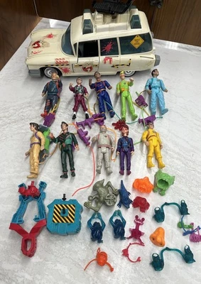 Vintage 1984 Kenner The Real Ghostbusters ECTO-1 Vehicle WITH FIGURES - Image 1 of 4