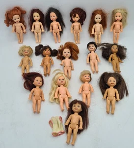 Eine Sammlung von 16 Mattel Barbie Kelly Vintage Puppen 1994 verschiedene Versionen - Bild 1 von 23