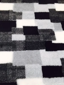 VET BED Dogs dog Bedding Fleece Bed GREY PATCHWORK Rubber backed 0.75m x 1.0m - Picture 1 of 9