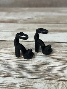 Barbie Puppe schwarz Satrapy Sandale hochhackige Schuhe passt Fashionista - Bild 1 von 7