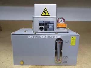 LCB4-011B-TY6P Showa Lubrication Pump 6L Steel Tank 1P 200V - Picture 1 of 4