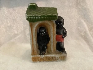 Antique Bisque Figures - "One Moment Please" 2 black figures/outhouse - Imagen 1 de 3
