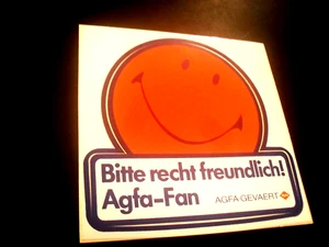 Aufkleber / Sticker + AGFA ++ Bitte recht freundlich! + Belgien - Bild 1 von 1