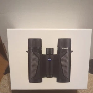 ZEISS 10x25 Terra ED Pocket Binoculars Black New, Zeiss Lifetime USA Warranty - Picture 1 of 7