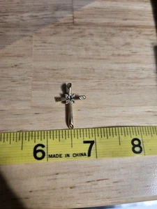 10K Yellow Gold Cross Pendant with Diamonds - Pre-owned 1.5 grams - Picture 1 of 4