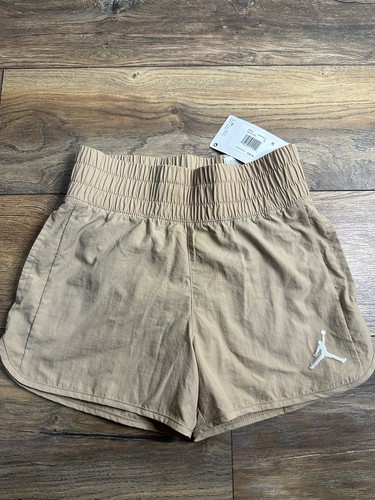 Pantaloncini da volo alti Jordan Jumpman da ragazza nuovi $35 taglia media leggenda marrone