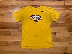 THE NIKE TEE Uomo Taglia Large LSU TIGERS Dri Fit Athletic Crew Maglia Gialla Macchie - Foto 1 di 12