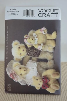 VOGUE #8958 - 9½" & 13" VOGUE BEAR FAMILY & ACCESSORIES PATTERN FF By Linda Carr - Image 1 of 3