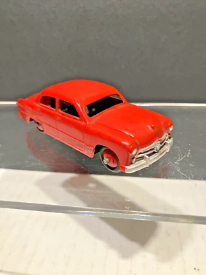 老式 20 世纪 50 年代 Dinky 玩具车 #170 红色福特 SEDAN — 第 1/4 张图片