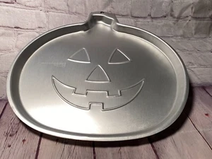 Wilton Pumpkin Aluminum Cookie Pan 1998 Pumpkin Pan 2105 Wilton Aluminum Pan - Picture 1 of 8
