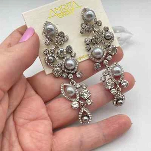 Amrita Singh Ophelia Austrian Crystal Pearl Earrings - Picture 1 of 6