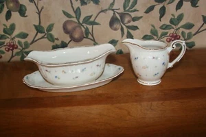 2-VINTAGE SYRACUSE SUZANNE FEDERAL SHAPE FINE CHINA CREAMER.GRAVY BOAT - Picture 1 of 4