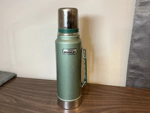 Vintage Aladdin Stanley Vacuum Thermos 32 oz Quart Model A-944DH Green Silver - Picture 1 of 4