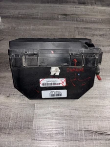 DODGE GRAND CARAVAN TOWN COUNTRY VW ROUTAN FUSE BOX TIPM 2011 04692335AH OEM - Picture 1 of 8