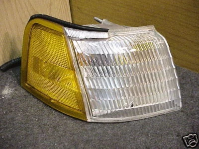 FORD THUNDERBIRD 89-93 MERCURY COUGAR 89-95 LUZ ESQUINA PASAJERO DERECHO Foto 1 de 2