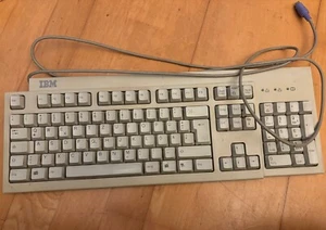 IBM PS2 PS/2 Tastatur Deutsch QWERTZ Layout KB-9910 37L2526 - Bild 1 von 3