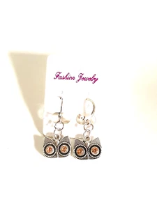 🦉Sweet Champagne Rhinestone Owl Face Silvertone Earrings🦉 - Picture 1 of 8