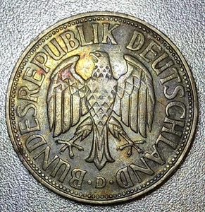 1962 D Germany 1 Deutsche Mark Coin - Picture 1 of 2