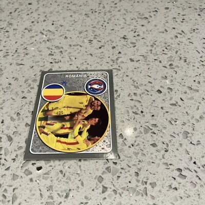 EURO 2016 UEFA PANINI FRANCE Badges-Shiny Romania - Image 1 of 2