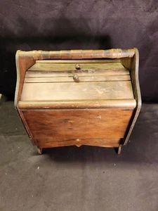 VINTAGE - Standing Wooden Sewing Box - 11 Vintage Wooden Thread Spools Included! - Picture 1 of 24