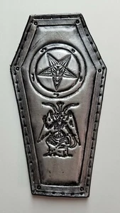 Baphomet Cabra Sigilo Plata Ataúd PARCHE DE CUERO GENUINO Negro Metal - Imagen 1 de 2