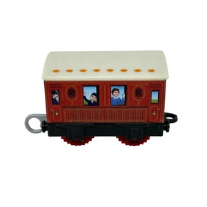 Tren de pasajeros Gullane 2017 Thomas & Friends - Imagen 1 de 8