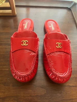 Chanel mocasines charol rojo talla 38,5 Foto 1 de 4