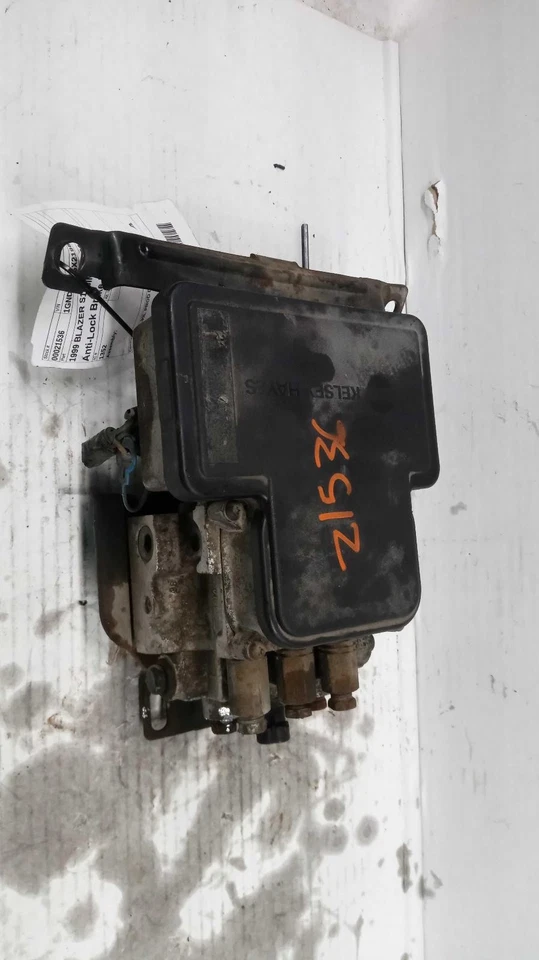 Conjunto de bomba y motor ABS usado se adapta a: Chevrolet Blazer s10/jimmy s15 1999 conjunto Foto 1 de 4