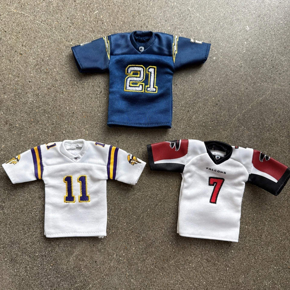 Mini camisetas de la NFL de cubierta superior 2005 - Lote de 3 abiertas - Tomlinson, Vick, Culpepper Foto 1 de 2