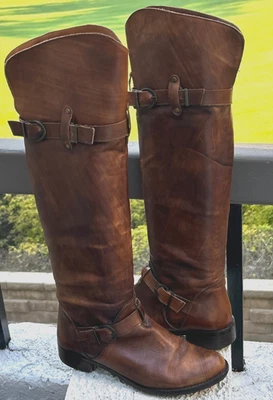 CHARLES DAVID ~ BOTAS DE MONTAR ALTAS MARRONES ~ 7.5 ~ CORREAS CON HEBILLA ~ Foto 1 de 4