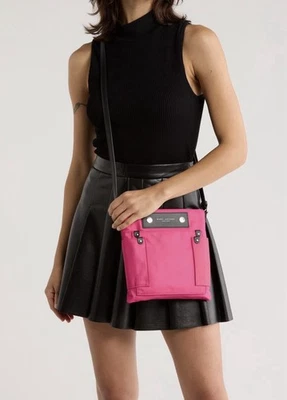 Bolso Bandolera Marc Jacobs Preppy Swing Nylon Paquete Plano ~NUEVO CON ETIQUETAS~ Rosa Caliente Foto 1 de 3