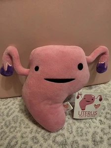 I Heart Guts Plüsch rosa Gebärmutter mit Eileitern & lila Eierstöcken Gebärmutter Service - Bild 1 von 17
