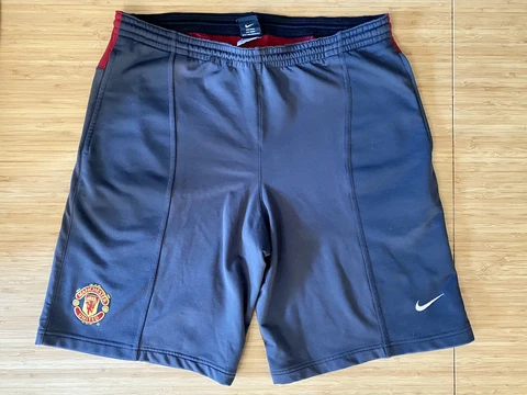 Manchester United Red Devils Nike Football / Soccer Shorts, Size M ⚽️ Cover
