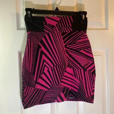No Boundaries Women Juniors 1 XS Mini Skirt Abstract Geometric Fancy Casual Pink - Image 1 of 4