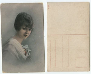 10404 - Frauenprotrait - alte Ansichtskarte - Bild 1 von 1