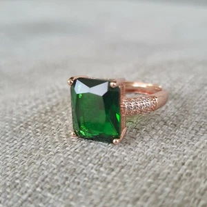 Emerald Ring Luxury rectangular shape. Rose Gold. Golden plated. AAA Quality. - Picture 1 of 7