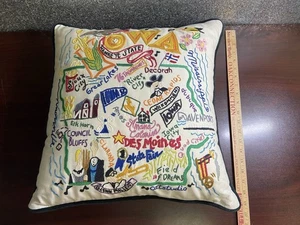 Almohada bordada Catstudio 2007 estado de Iowa muy rara hecha a mano multicolor - Imagen 1 de 3