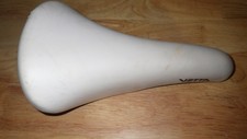 VETTA SADDLE, 80'S, WHITE, LITTLE SCRATCH ON BACK, NEW FROM A BIKE
