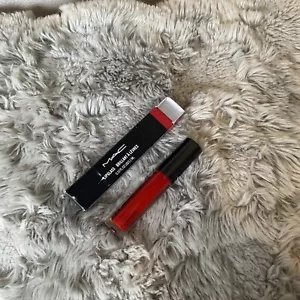 MAC Lipglass lucidalabbra - RUBY WOO (med rosso scuro) - 3,1ml nuovo imballato - Foto 1 di 3