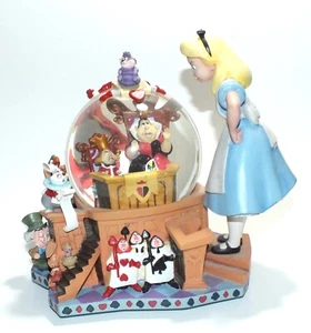 Disney Store Musical Snowglobe Alice In Wonderland 50th Anniversary Trial Scene - Picture 1 of 24