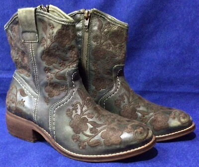 Taos Army Green Leather Ankle Boots Sz 37 / 6.5 6 Embroidery Zip Booties - Image 1 of 4