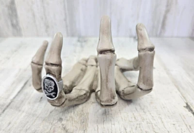 Candelabro de mano Yankee Candle Raven Night Skeleton Foto 1 de 4