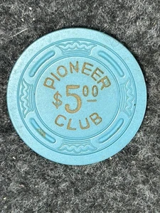Vtg pioneer club Las Vegas $5 chip Blue 1940’s? - Picture 1 of 2