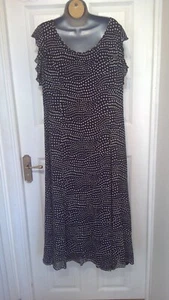 Damen Seiden Maxikleid Gr.16- gepunktet ---Seide Neu Sonstige Schwarz&Weiß - Bild 1 von 8