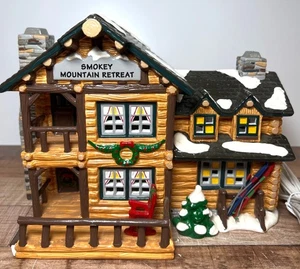 Department 56 Smokey Mountain Retreat beleuchtetes Dorfhaus - Bild 1 von 11