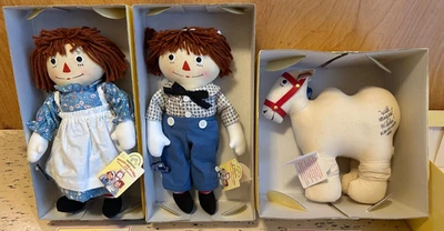 Camel with The Wrinkled Knees SIGNED, Raggedy Ann & Andy Applause Dolls Set of 3 - Image 1 of 4