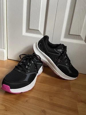 Womens SKECHERS GO RUN Consistent Size 11 Running Shoes Black/fuchsia Sneakers - Image 1 of 4