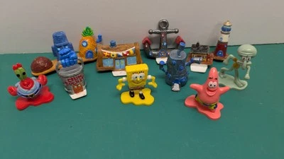 SpongeBob Game of Life 2005 Custom Painted 6 Buildings + Original Tokens - Image 1 of 4