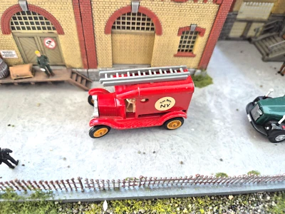 EFSI 1:66 Ford Modell T NEW YORK Feuerwehr 1919 Fire Dept. Sammler ohne OVP/2506 - Bild 1 von 4