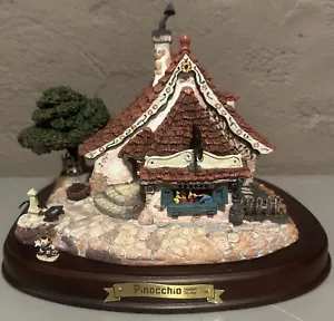 Disney’s Enchanted Places Geppetto’s Toy Shop Walt Disney Classic Collection - Bild 1 von 13